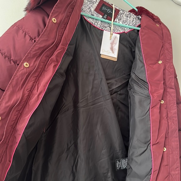 NEW Jessica Simpson Merlot Faux-Fur Trim Hooded Puffer Jacket Women’s Size Small - Picture 9 of 14